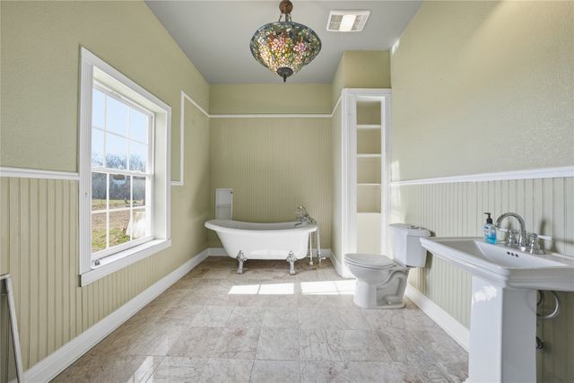 8640 State Highway 198, Canton, TX 75103