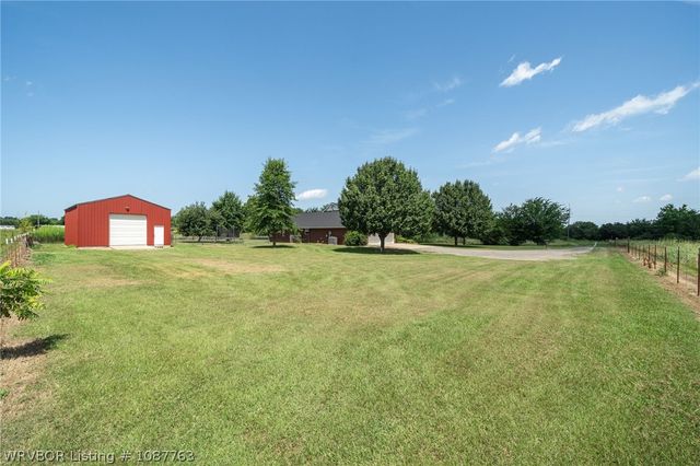 27071 Hayes Lane, Shady Point, OK 74956