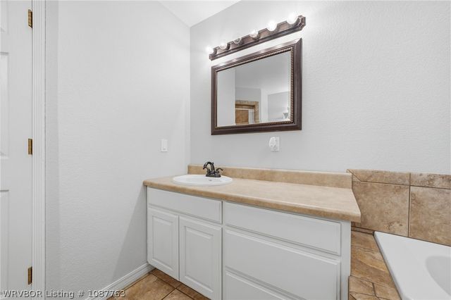 27071 Hayes Lane, Shady Point, OK 74956