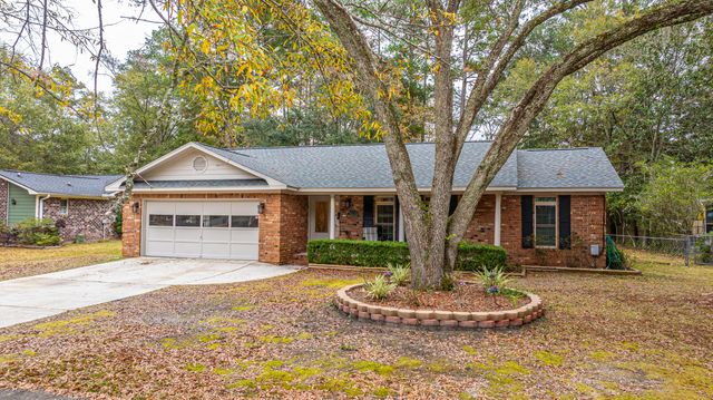 106 Blake Drive, Summerville, SC 29485