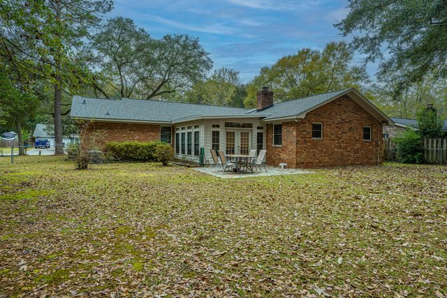 106 Blake Drive, Summerville, SC 29485