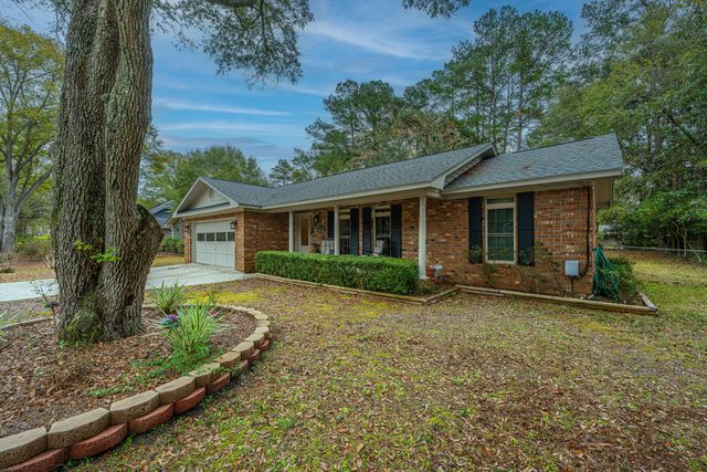 106 Blake Drive, Summerville, SC 29485