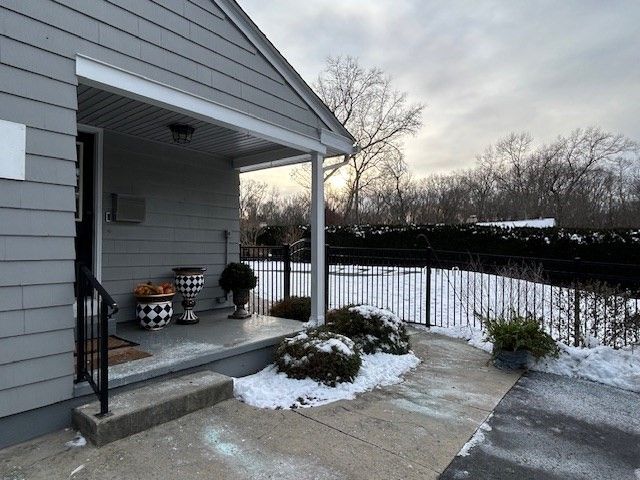 58 Shady Side Dr, Longmeadow, MA 01106