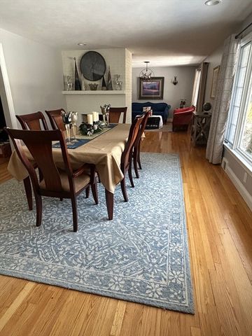 58 Shady Side Dr, Longmeadow, MA 01106