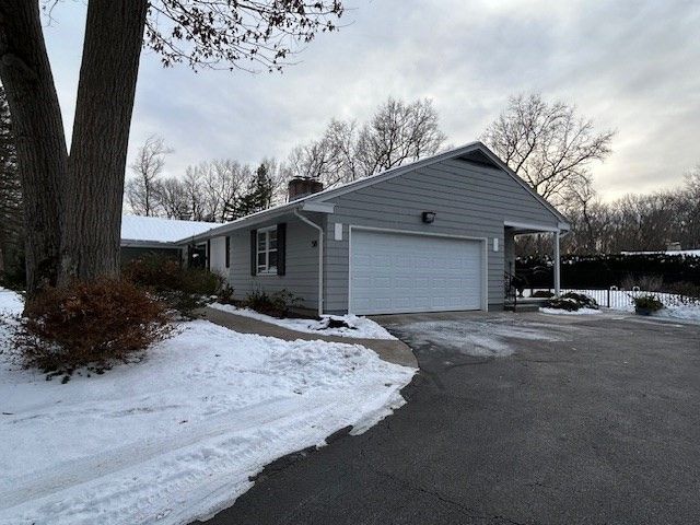 58 Shady Side Dr, Longmeadow, MA 01106