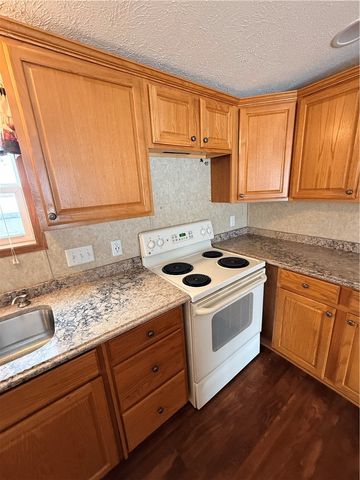 212 Rustic Ridge Ln, Summit Twp, PA 16002