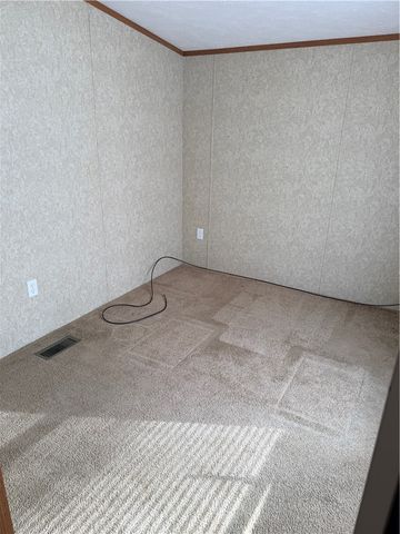 212 Rustic Ridge Ln, Summit Twp, PA 16002