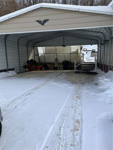 212 Rustic Ridge Ln, Summit Twp, PA 16002