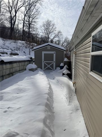 212 Rustic Ridge Ln, Summit Twp, PA 16002