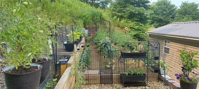 212 Rustic Ridge Ln, Summit Twp, PA 16002