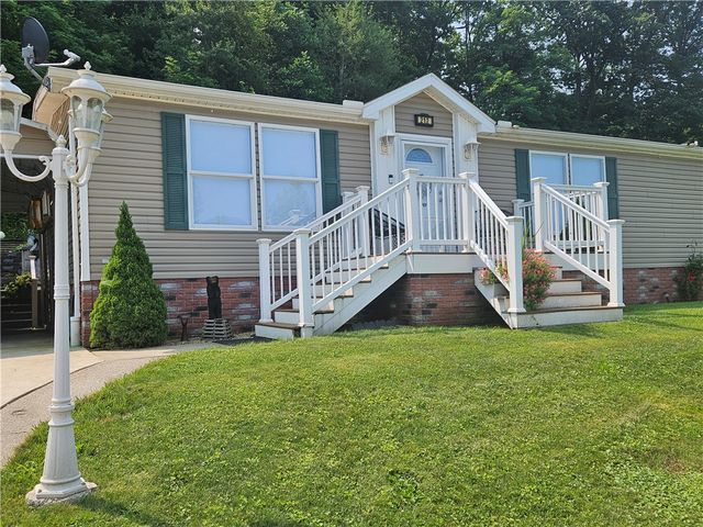 212 Rustic Ridge Ln, Summit Twp, PA 16002