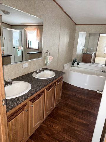 212 Rustic Ridge Ln, Summit Twp, PA 16002