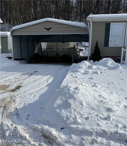 212 Rustic Ridge Ln, Summit Twp, PA 16002