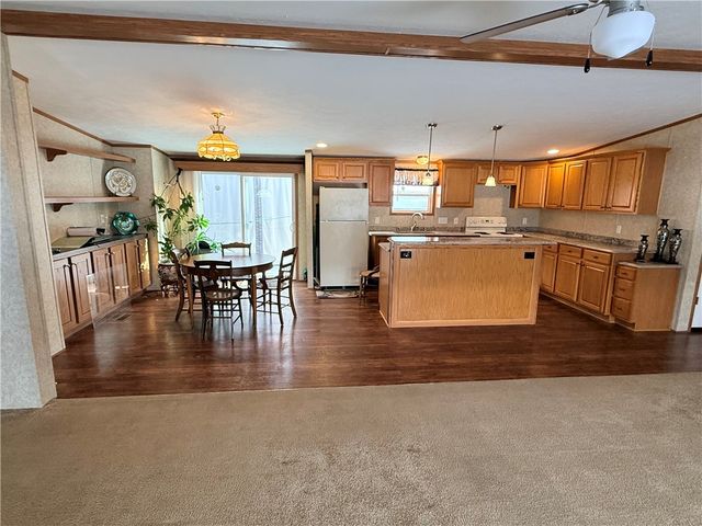 212 Rustic Ridge Ln, Summit Twp, PA 16002
