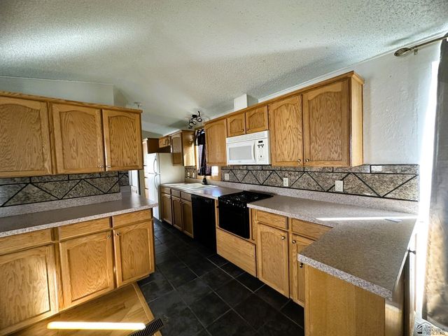 12606 E 45 St, Yuma, AZ 85367