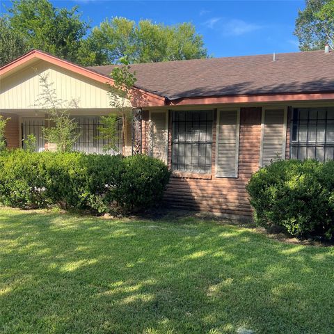 5607 Greylog Drive, Houston, TX 77048