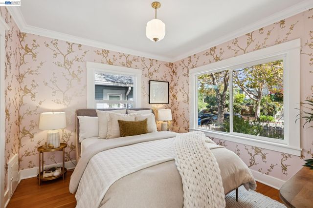 5335 El Camile Ave, Oakland, CA 94619