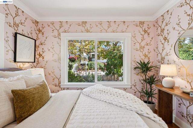 5335 El Camile Ave, Oakland, CA 94619