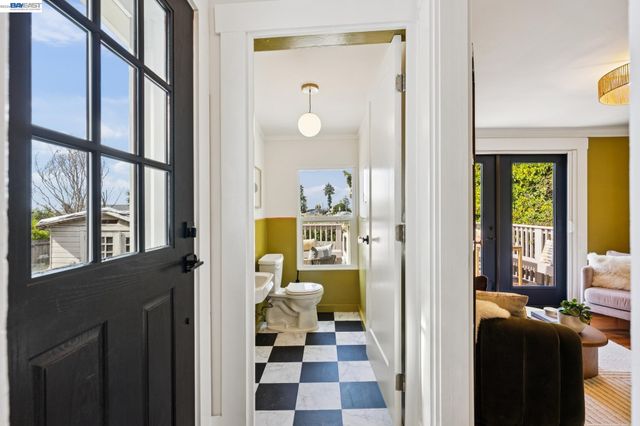 5335 El Camile Ave, Oakland, CA 94619