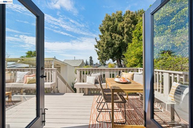 5335 El Camile Ave, Oakland, CA 94619