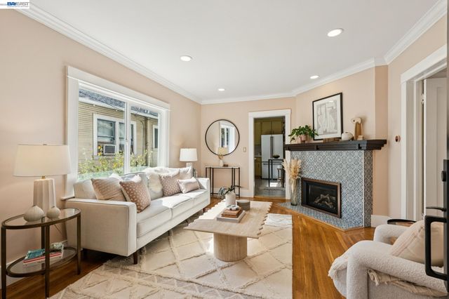 5335 El Camile Ave, Oakland, CA 94619