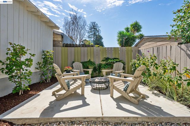 5335 El Camile Ave, Oakland, CA 94619