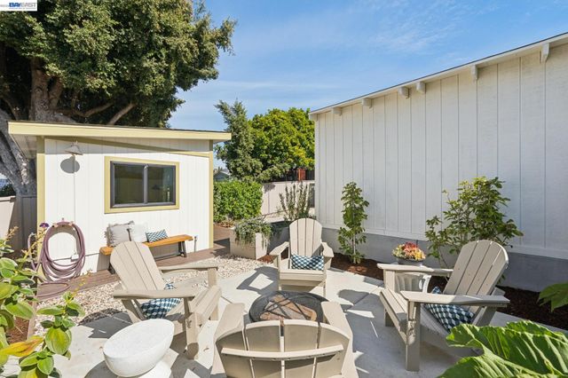 5335 El Camile Ave, Oakland, CA 94619