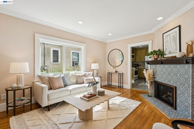 5335 El Camile Ave, Oakland, CA 94619