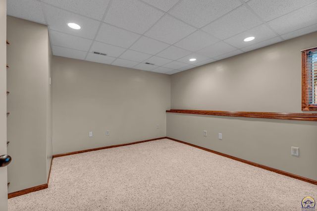 2405 SE Saturn DR, Topeka, KS 66605