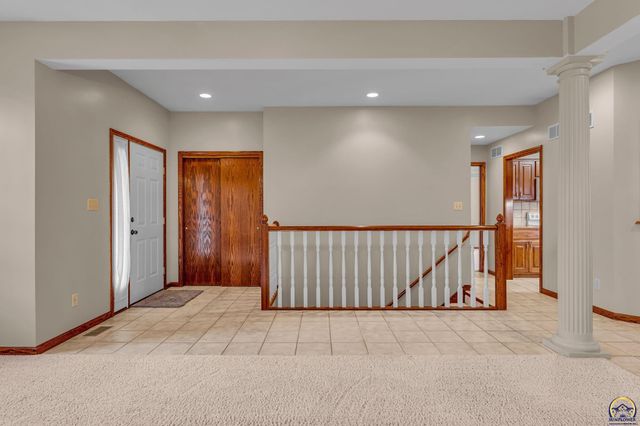 2405 SE Saturn DR, Topeka, KS 66605