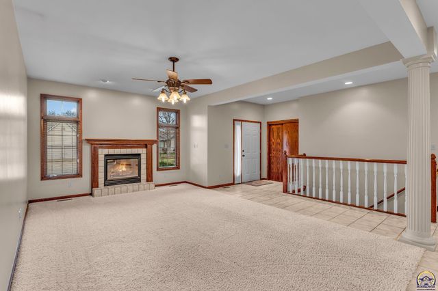 2405 SE Saturn DR, Topeka, KS 66605