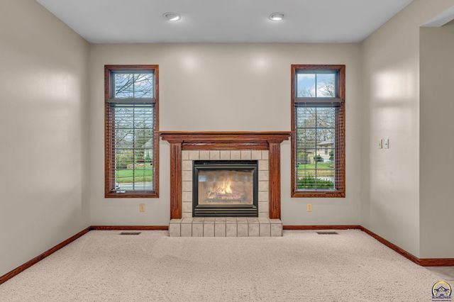 2405 SE Saturn DR, Topeka, KS 66605