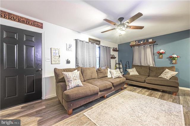 105 DELWYN LN, Williamstown, NJ 08094