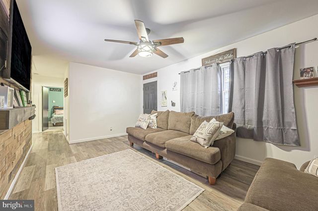 105 DELWYN LN, Williamstown, NJ 08094