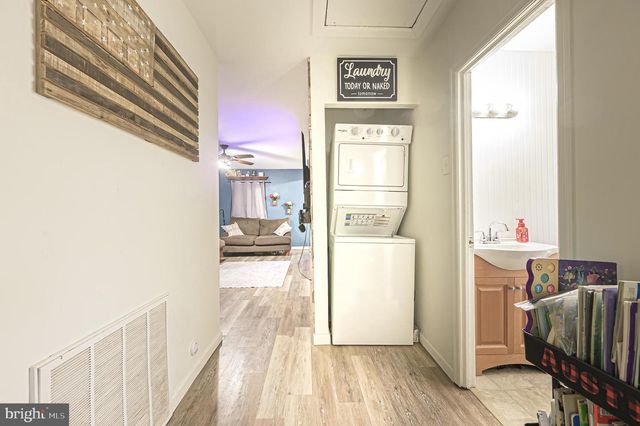 105 DELWYN LN, Williamstown, NJ 08094