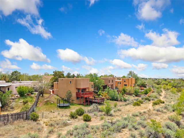 2359 Camino Pintores, Santa Fe, NM 87505