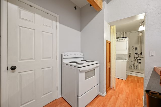 2359 Camino Pintores, Santa Fe, NM 87505