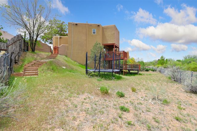 2359 Camino Pintores, Santa Fe, NM 87505