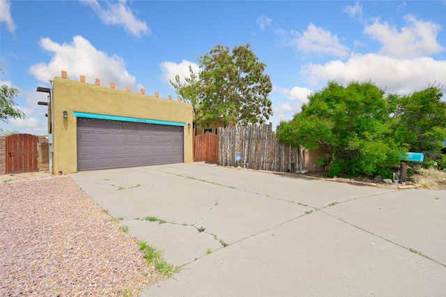 2359 Camino Pintores, Santa Fe, NM 87505