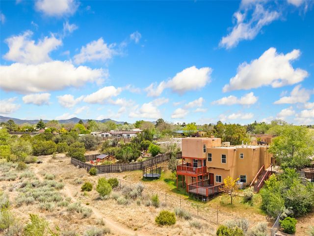 2359 Camino Pintores, Santa Fe, NM 87505