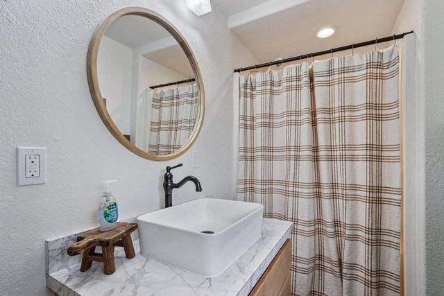 50 E State STREET, Hartford, WI 53027