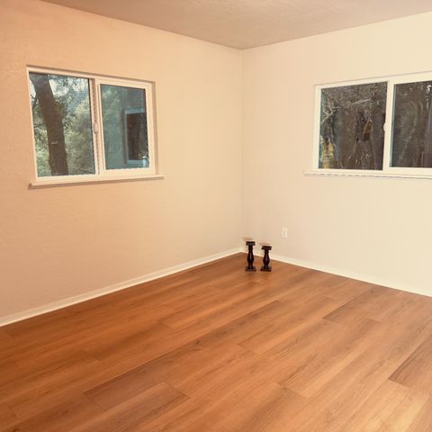 17689 Brewer Rd, Grass Valley, CA 95949