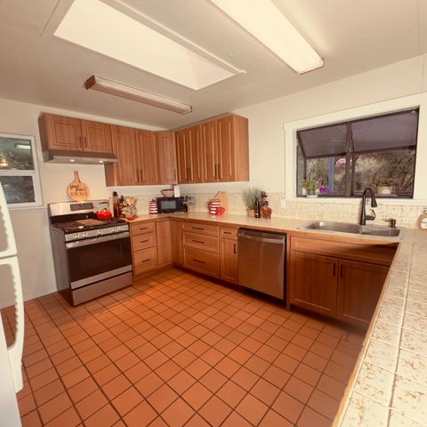 17689 Brewer Rd, Grass Valley, CA 95949