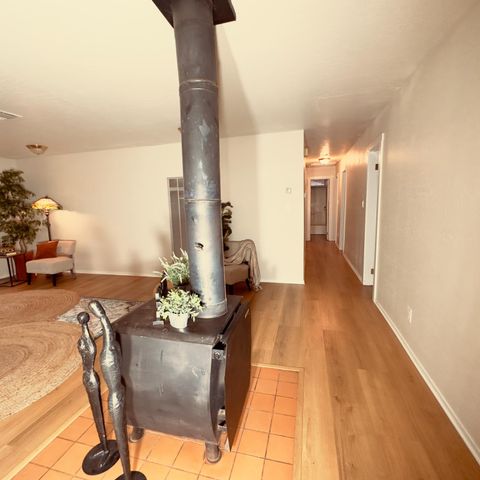 17689 Brewer Rd, Grass Valley, CA 95949