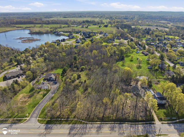 7499 S State Road, Goodrich, MI 48438