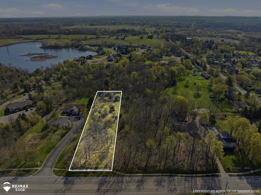 7499 S State Road, Goodrich, MI 48438