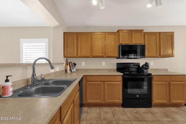 2449 E OLIVINE Road, San Tan Valley, AZ 85143