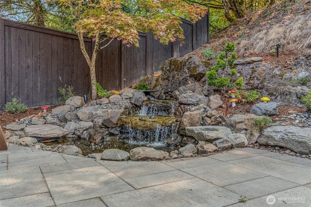 2222 NW Iris Court, Camas, WA 98607