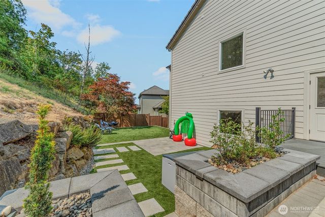 2222 NW Iris Court, Camas, WA 98607