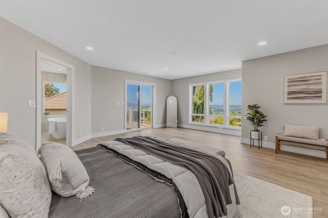 2222 NW Iris Court, Camas, WA 98607